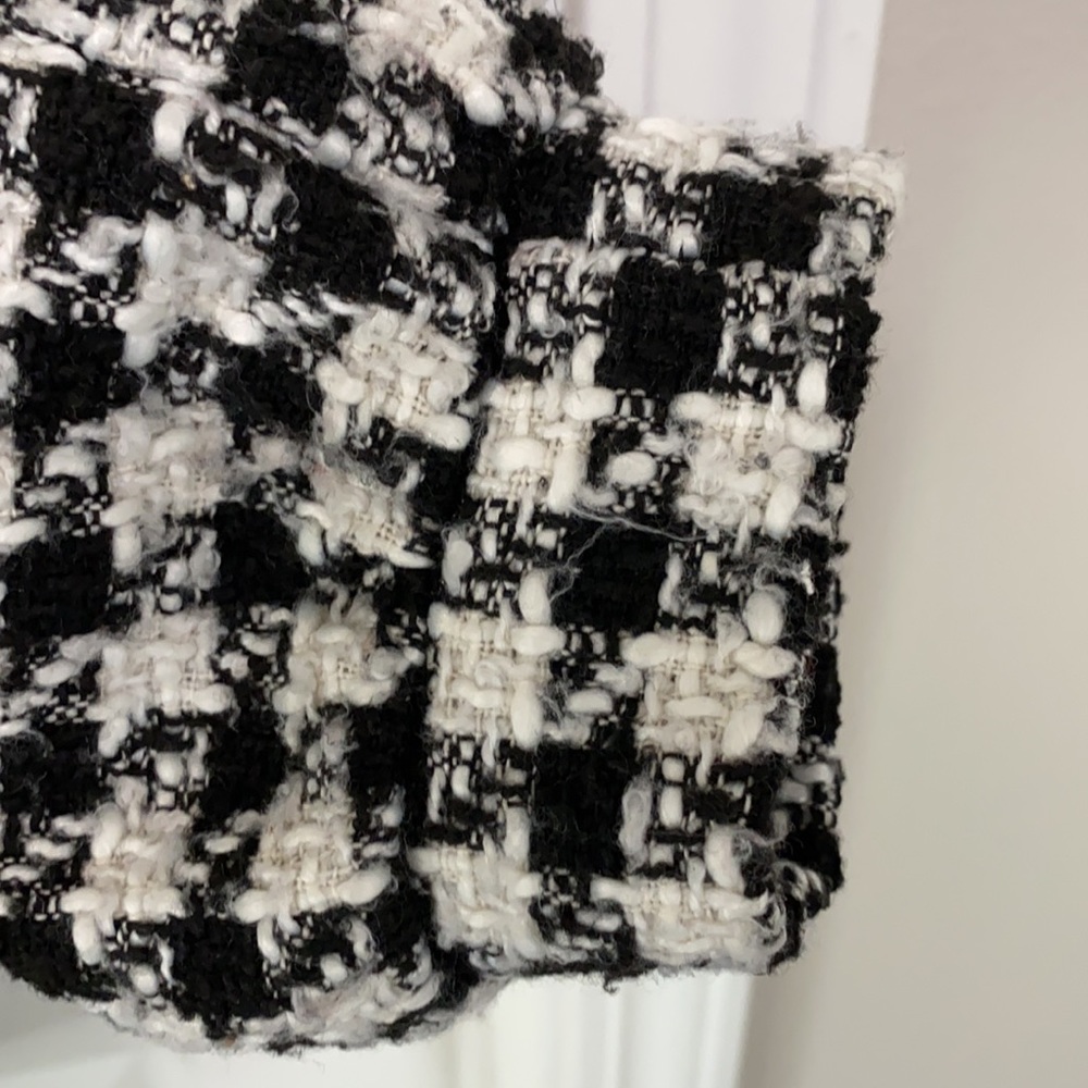 Clothes - Picture 9 of 10